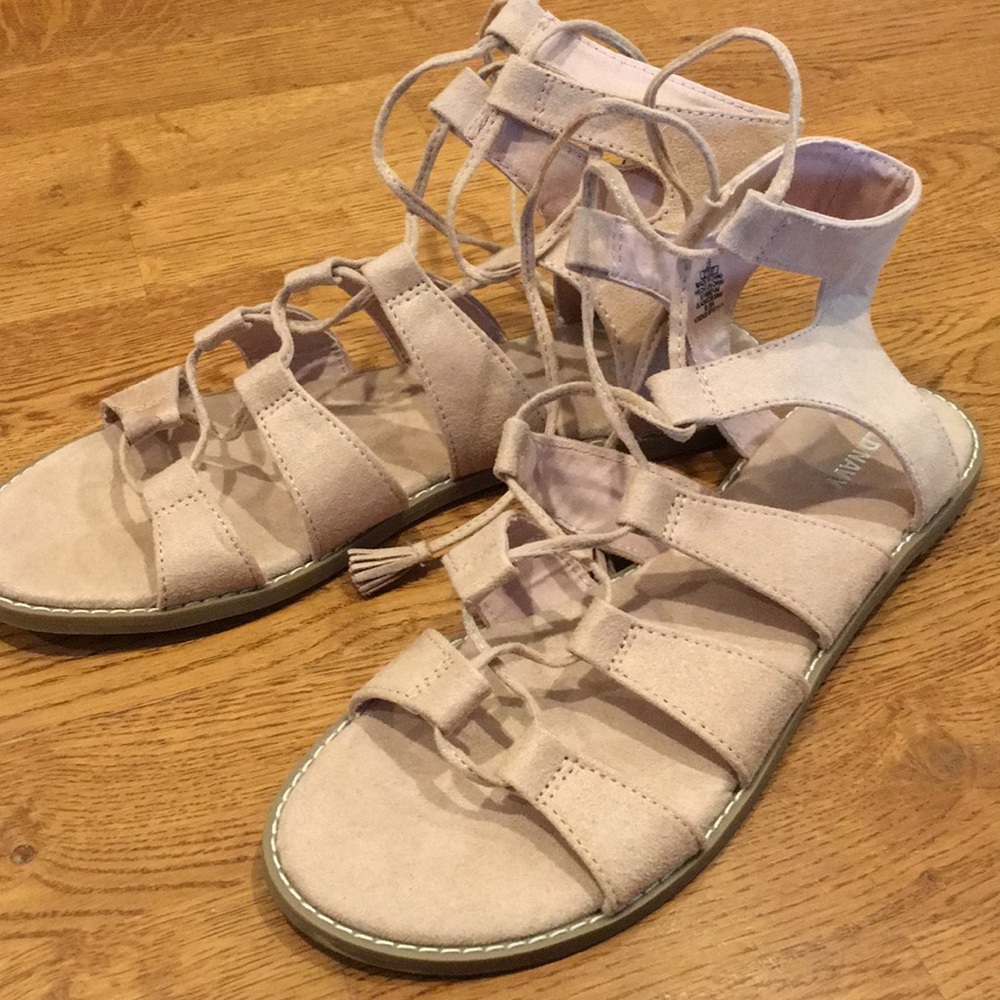 Old Navy blush gladiator sandals size 10